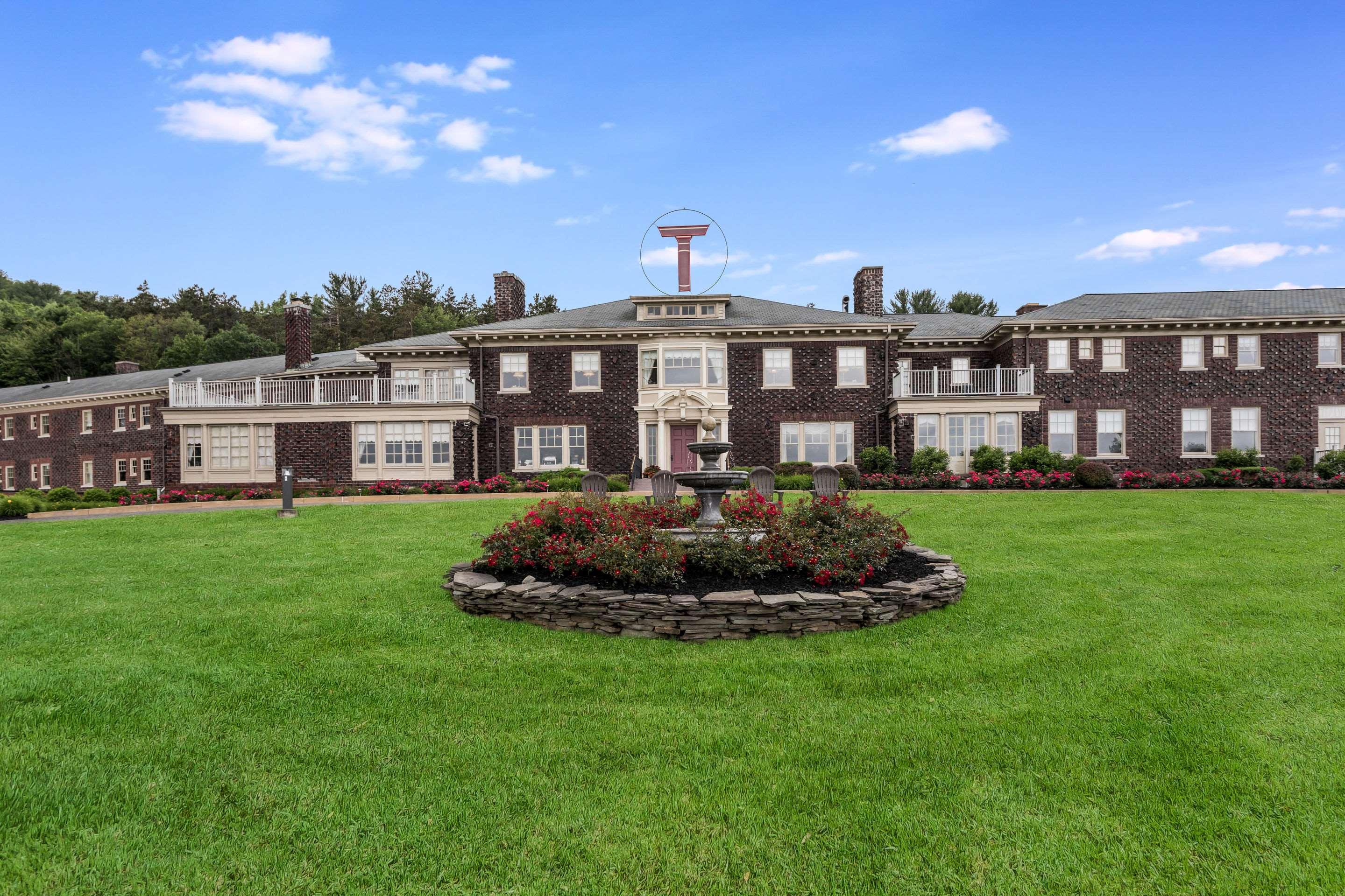 Hotel Traditions & Spa, Ascend Collection Johnson City