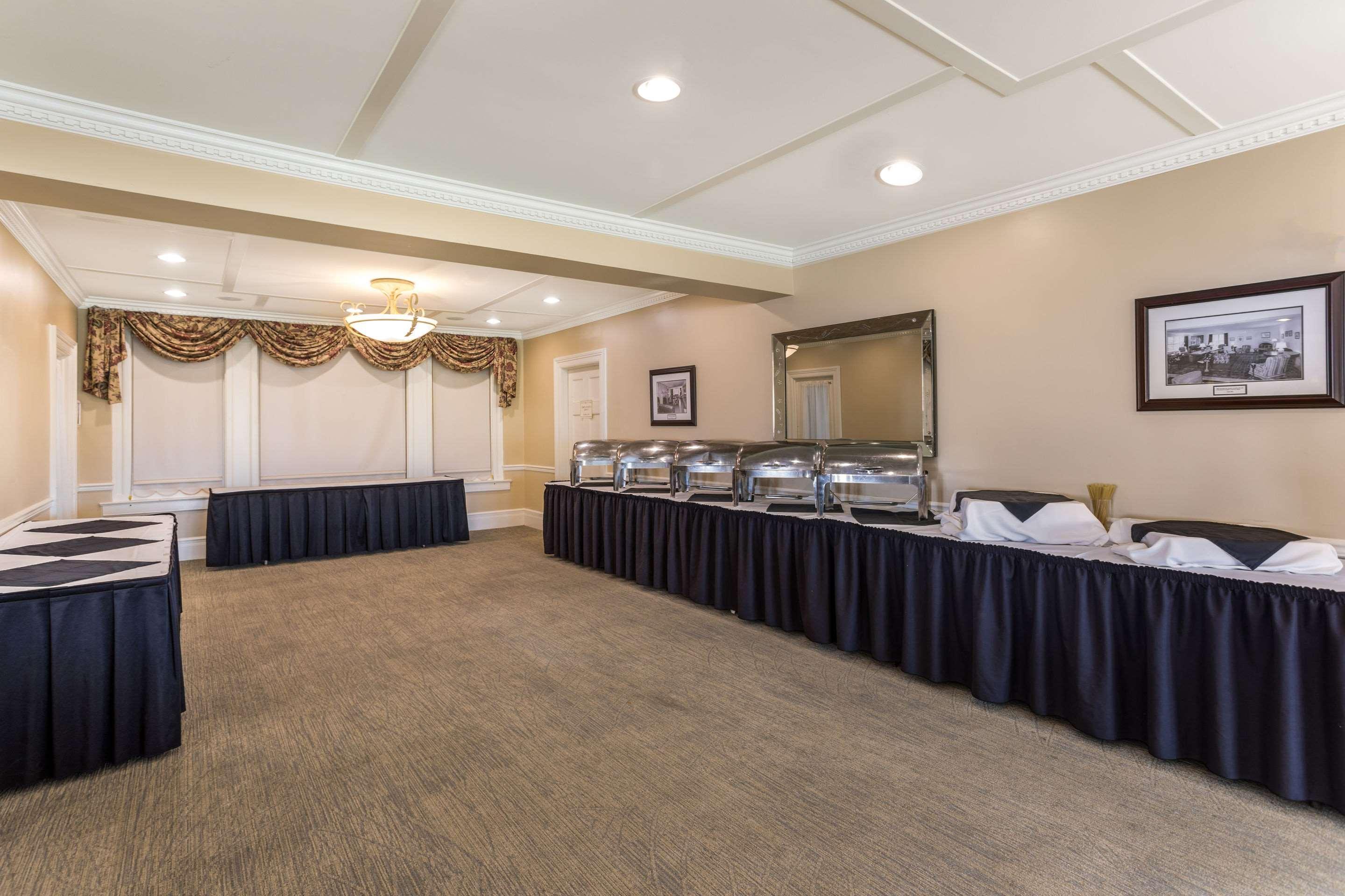 Hotel Traditions & Spa, Ascend Collection Johnson City
