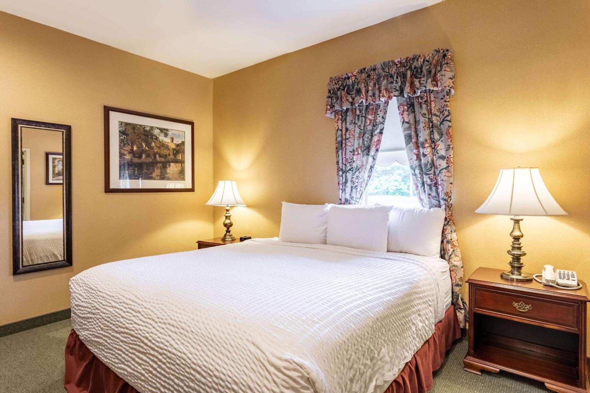 Hotel Traditions & Spa, Ascend Collection Johnson City