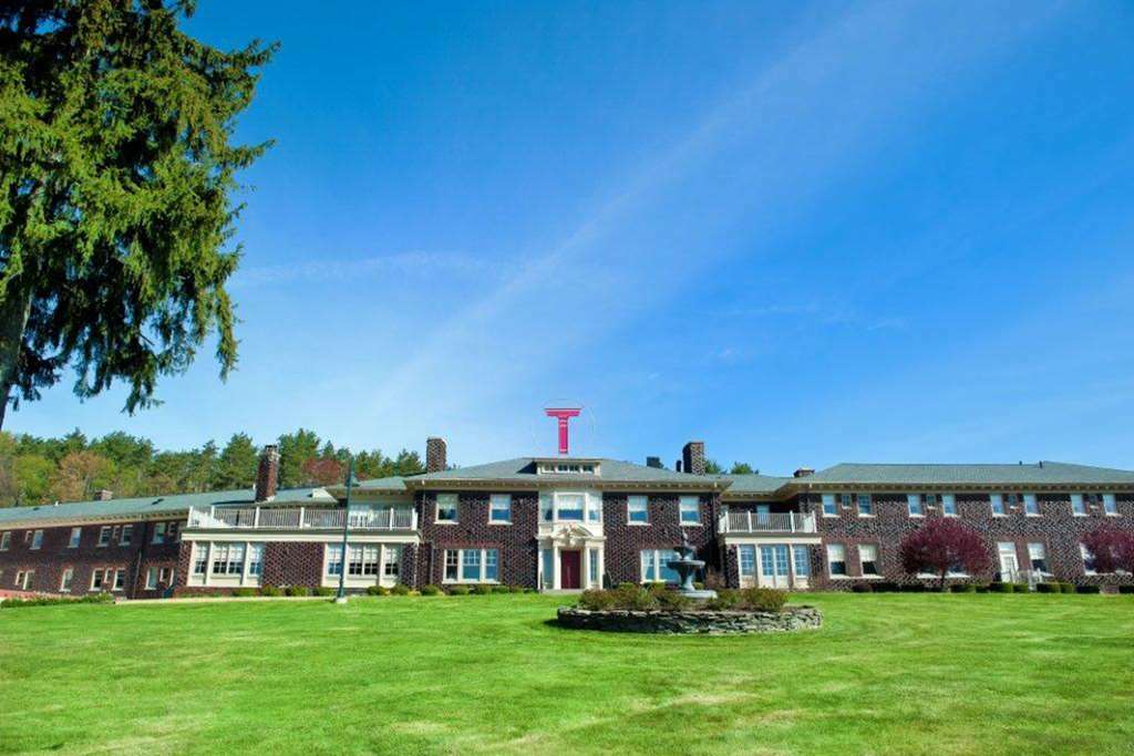 Traditions & Spa, Ascend Collection 3* Johnson City