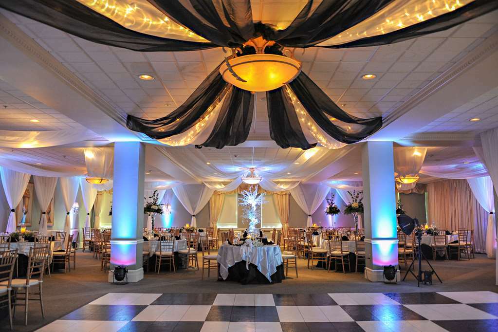 Traditions & Spa, Ascend Collection Johnson City